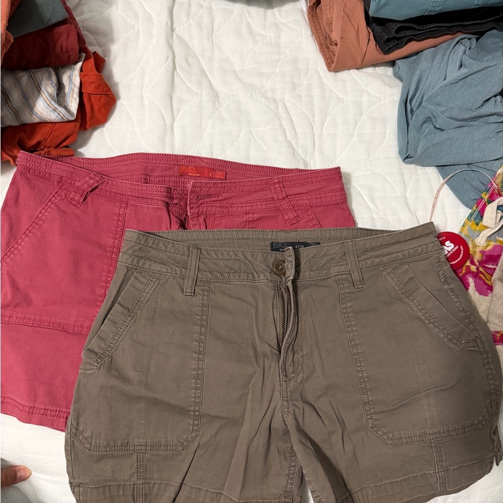 3 pair Prana shorts size 8
Camo has mild pilling on inner thigh